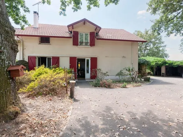 Maison 7 pièces 208 m²