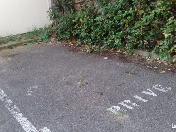 Parking exterieur