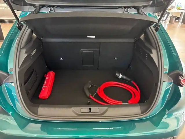 Peugeot 308 electrique 55 kwh 156ch — photo 6
