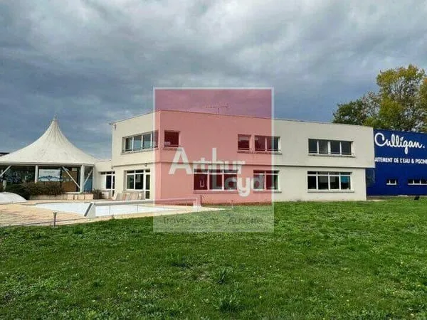 Local commercial 370 m²