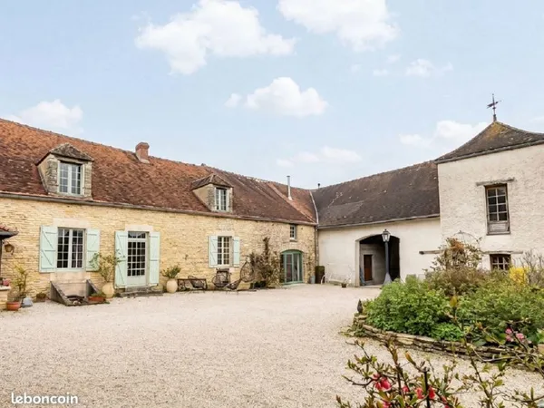 Maison proche Chablis 245m² avec dépendance 125m² - Grand jardin 700m²