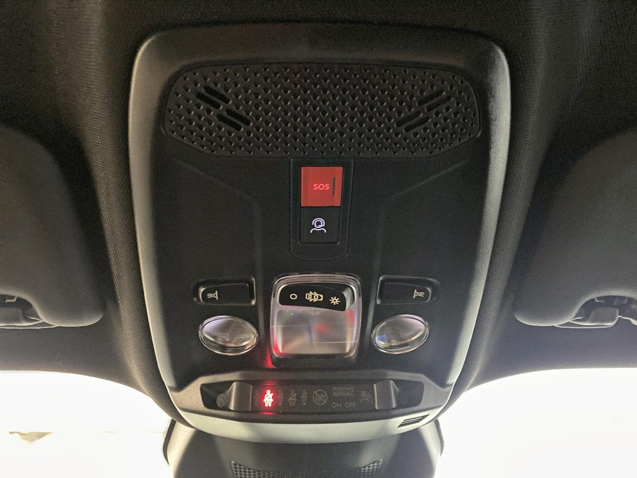 Peugeot 2008 turbo 100 ch bvm6 allure — photo 19