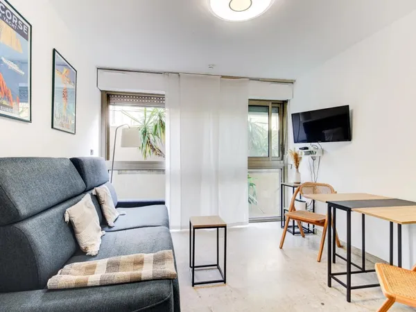 Nice Carré d’Or – Studio rénové à deux pas de la Promenade des Anglais