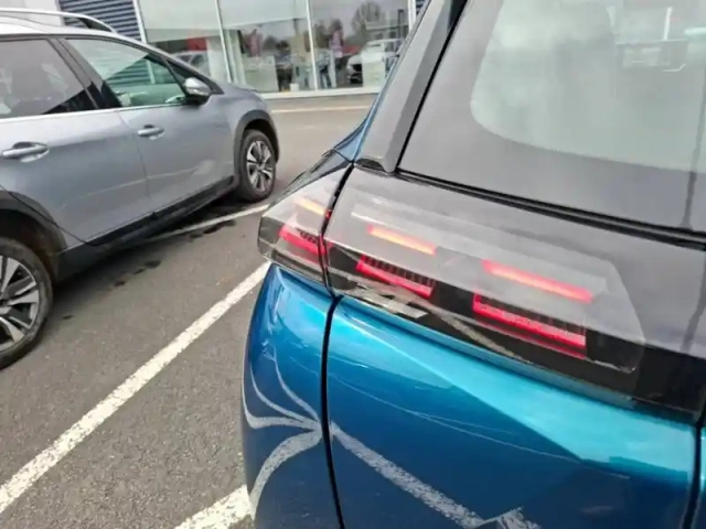 Peugeot 2008 hybrid 110 e-dcs6 — photo 17