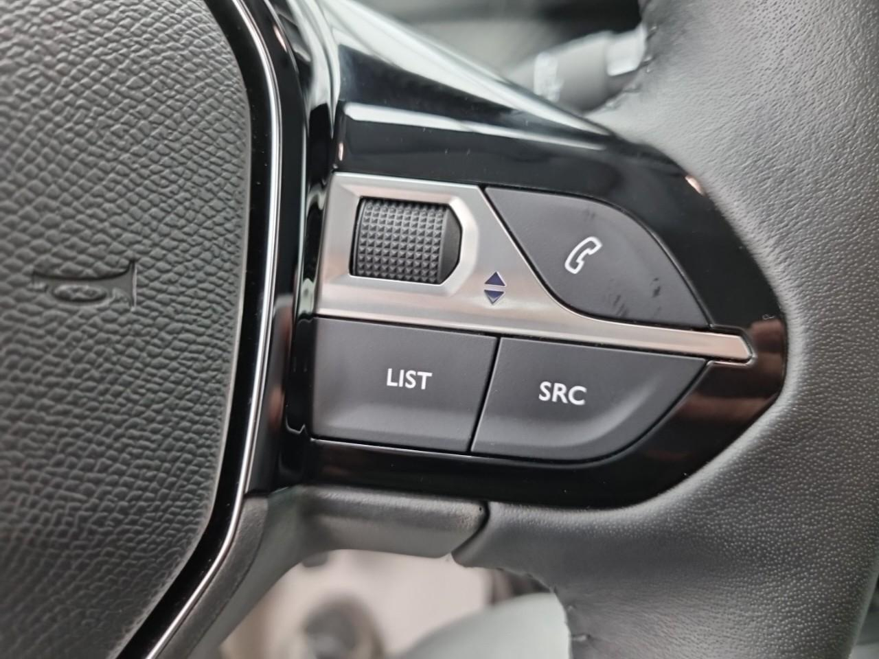 Peugeot 208 100 s&s bvm6 style — photo 23
