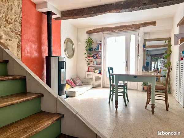 Maison 100 m2 - T4 + bureau - Garage - Centre village