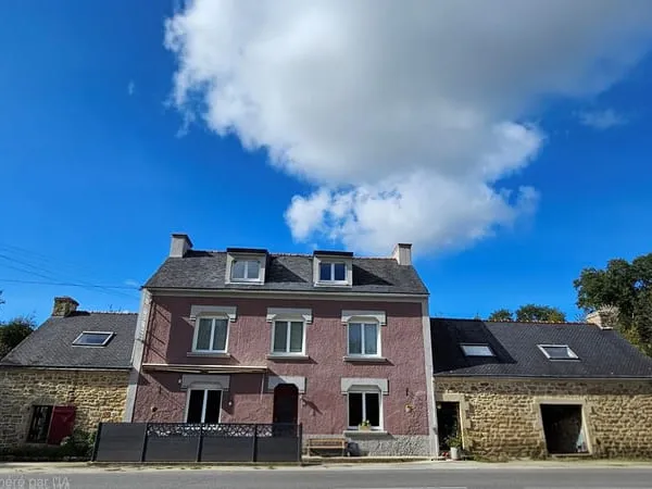 LANVÉNÉGEN - MAISON ET/OU COMMERCE DE CHARME DE 298M² - LUMINEUSE ET EN PARFAIT ÉTAT - SUR TERRAIN D