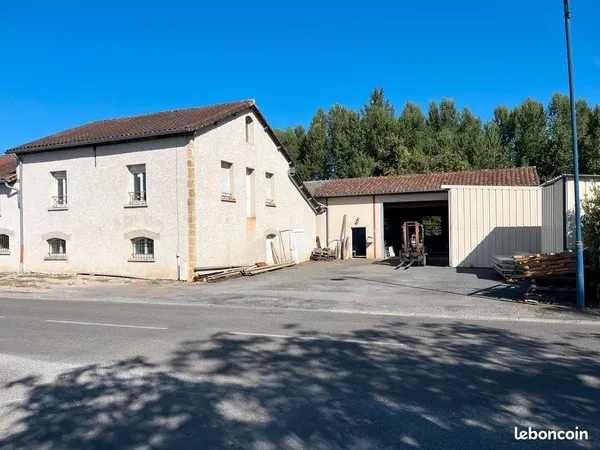 Vente local professionnel + activité chaudronnerie / soudure / serrurerie - Bretenoux (46)