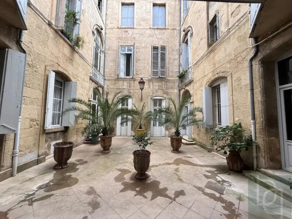 Bureaux 6 pièces 200 m²