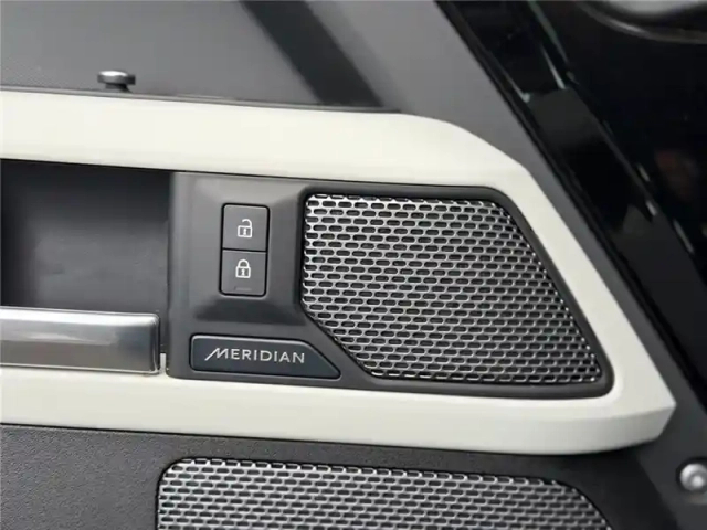 Land Rover Defender 110 d300 mhev bva8 x-dynamic — photo 107
