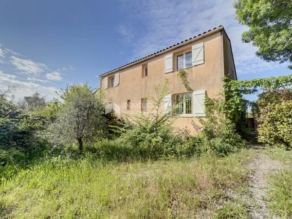 Maison familiale de 119 m2 sur terrain arboré de 3000 m2 P