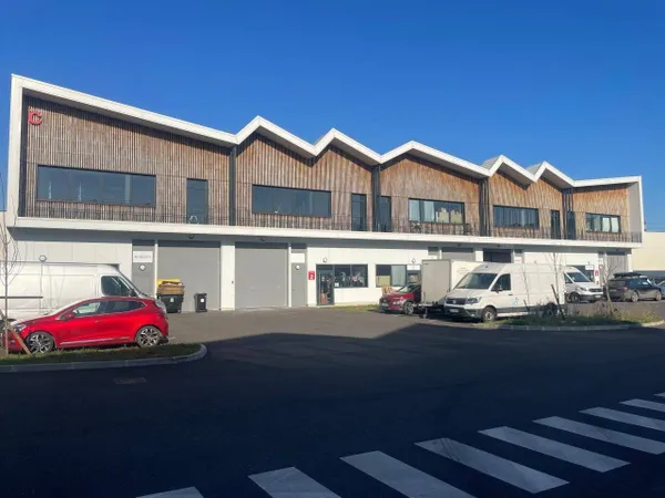 Local d'activité 417 m²