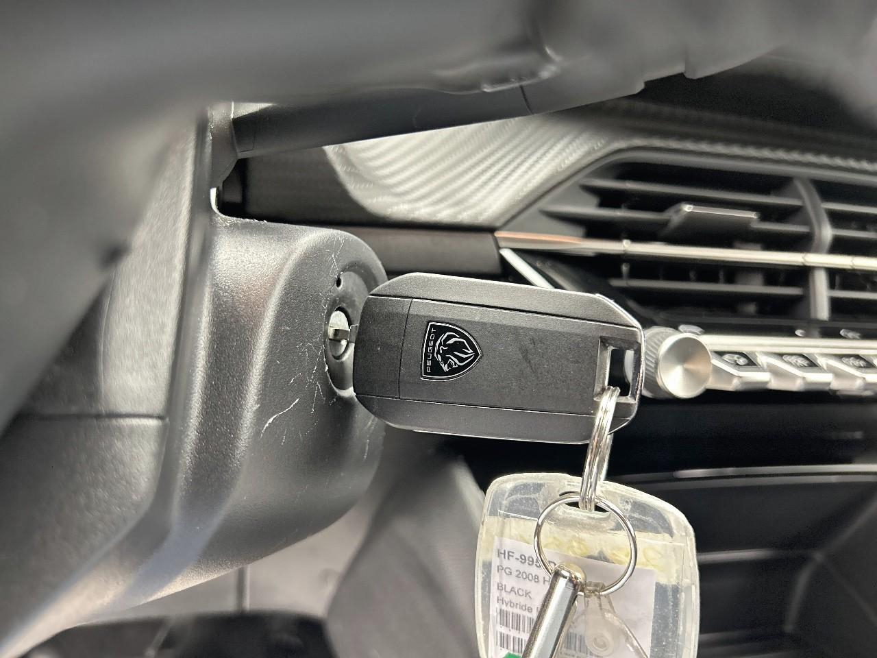 Peugeot 2008 hybrid 145 e-dcs6 style — photo 21