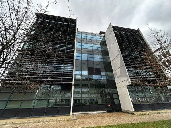 Bureau 2 pièces 2507 m²