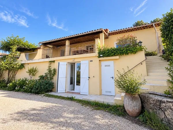 Maison 162 m2 4/5 chambres Terrain 3 550 m2 Piscine