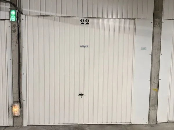garage à proximité de l'atrium à Tassin la demi lune