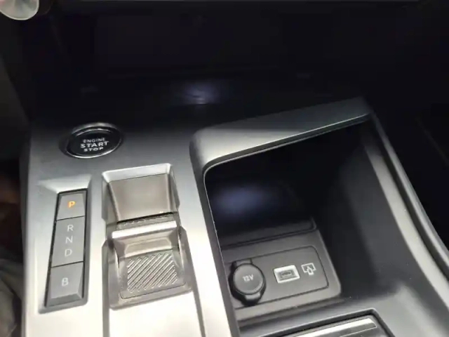 Peugeot 308 phev 225 e-eat8 — photo 14