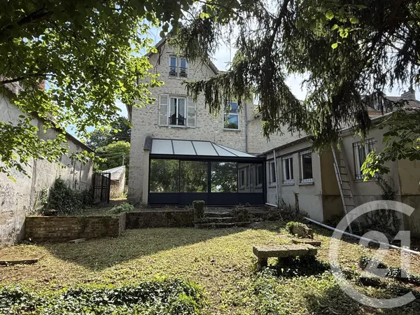 Maison 11 pièces 260 m²