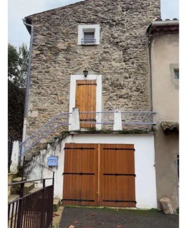 🏡 Maison de village en pierre 84 m² + garage - 138 000