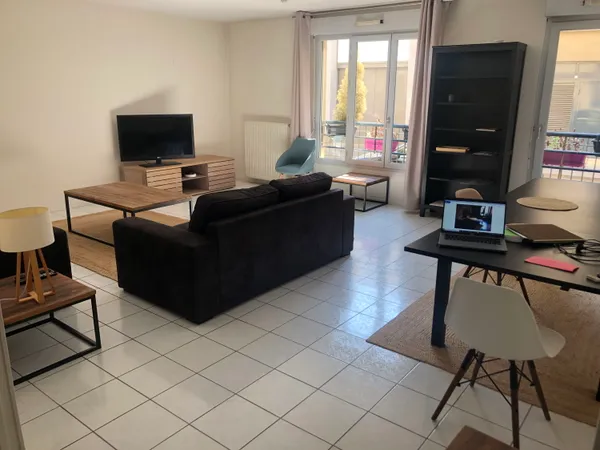 Loue chambre en colocation dans appartement