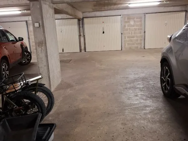 GARAGE Sécurisé à DAX 15m2 23500e