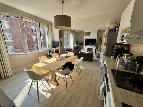 APPARTEMENT DE TYPE 3 EN HYPER CENTRE VILLE