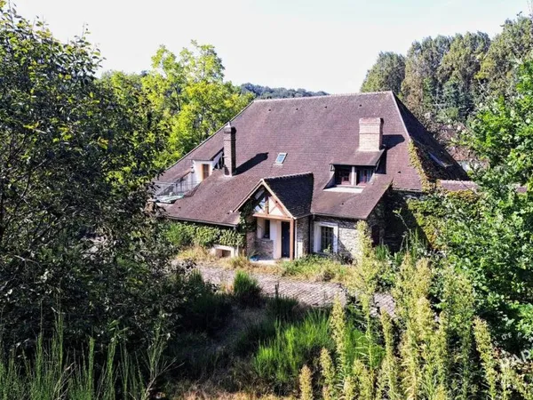 Maison 11 pièces 345 m²