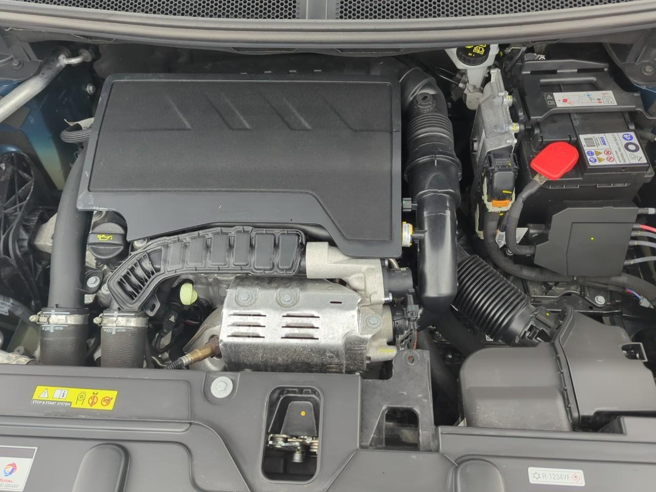 Peugeot 3008 puretech 130ch s&s eat8 gt — photo 16