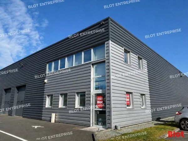 Entrepôt 330 m²