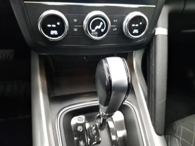 Renault Kadjar blue dci 115 edc — photo 37