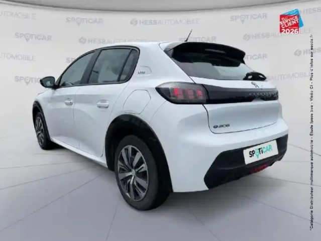 Peugeot 208 e- 136ch like — photo 8