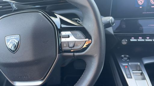 Peugeot 308 SW 1.6 THP PureTech 180 Hybrid e-EAT8 - Allure Pack – 2022 – 70195 km – Hybride rechargeable – Boîte Automatique — photo 17