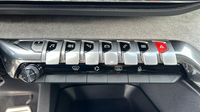 Peugeot 3008 HYBRID 225ch GT e-EAT8 — photo 26