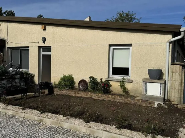 Boutique 2 pièces 400 m²