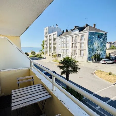 Superbe appartement T3 61m2 meublé balcon avec véritable vue mer