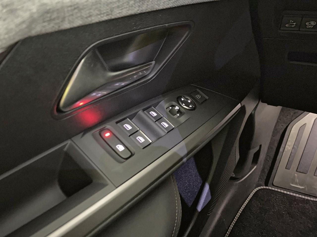 Peugeot 3008 hybrid 145 e-dcs6 gt — photo 20