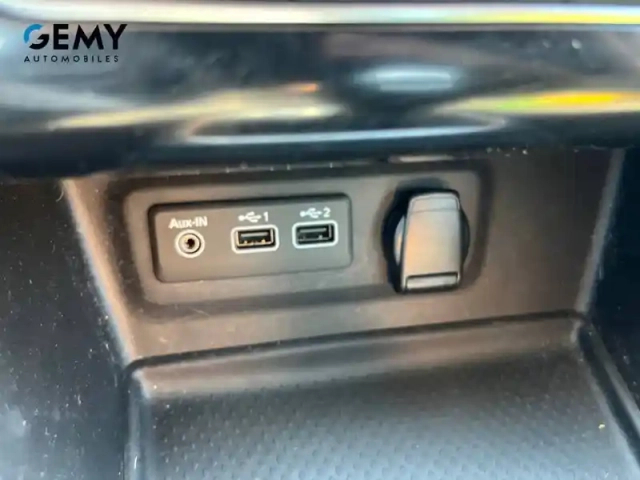 Renault Megane iv berline blue dci 115 edc — photo 19