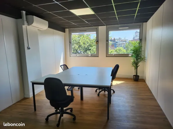 ✨ Bureaux modernes et lumineux disponibles immédiatement