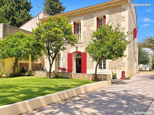 Bastide de charme - 150 m² - 5 chambres - Dépendance et piscine