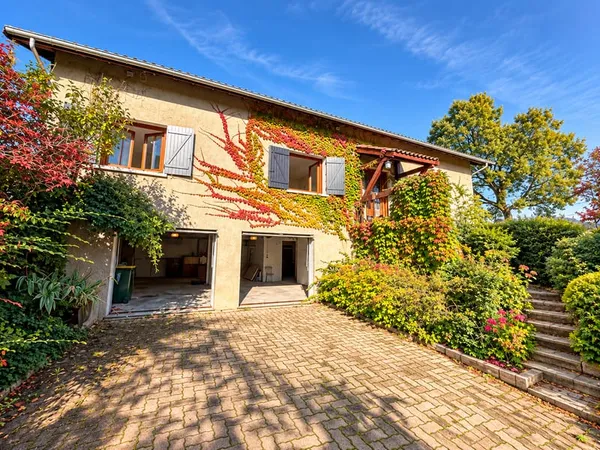 Maison 8 pièces 190 m²