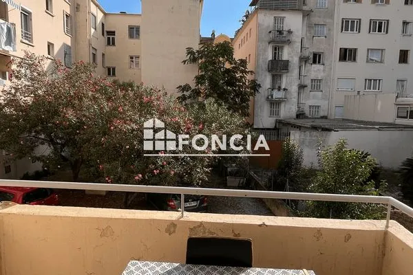 Appartement 5 pièces 74 m²