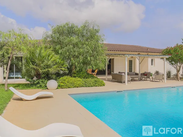 Maison 6 pièces 208 m²