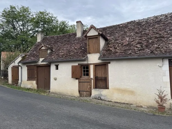 Une maison de caractère au coeur de Thollet, entre histoire et douceur de vivre