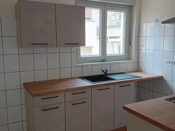 À LOUER - Bel appartement T4 duplex lumineux avec mezzanine, garage et cave