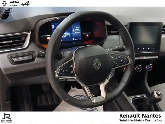 Renault Clio 1.5 dci 100ch evolution — photo 28