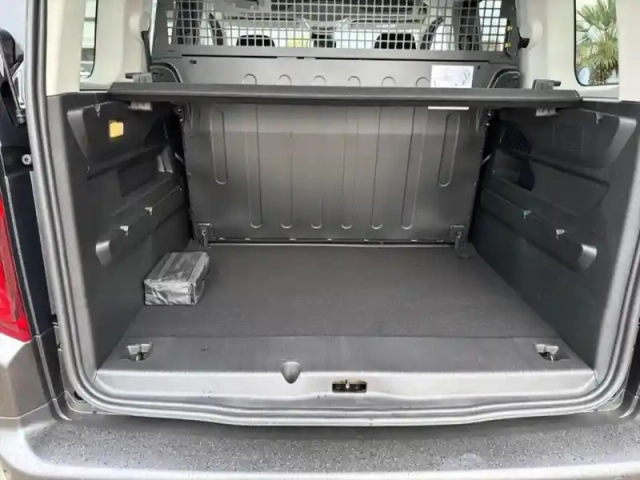Citroën Berlingo taille m - 1.5 bluehdi 130ch s&amp;s plus eat8 5 places n1 — photo 6