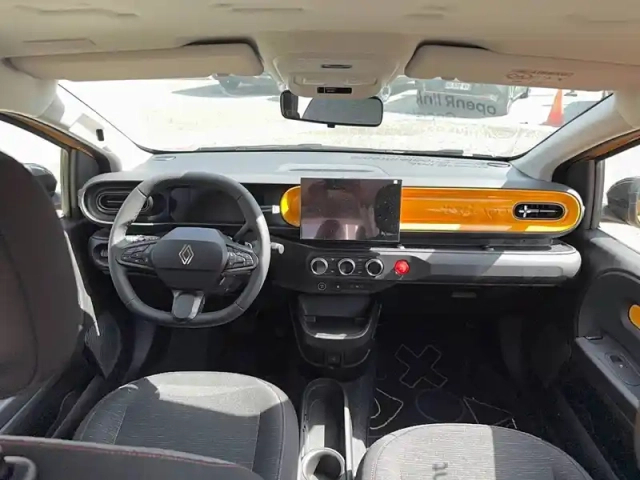 Renault Twingo e-tech electrique 80 ch autonomie urbaine — photo 10