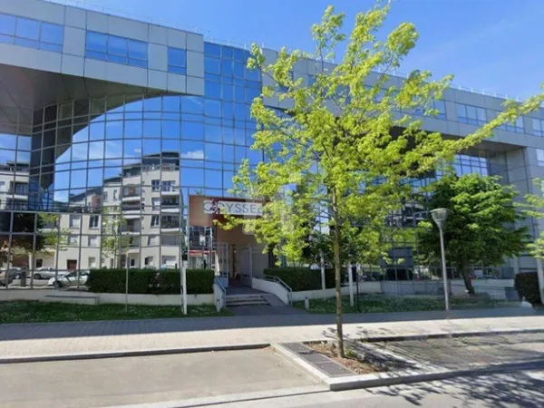 Bureaux 1696 m²