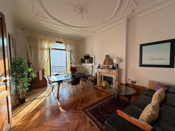 Local professionnel 220 m²