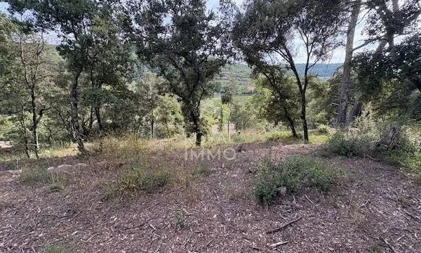 Terrain 1888 m²